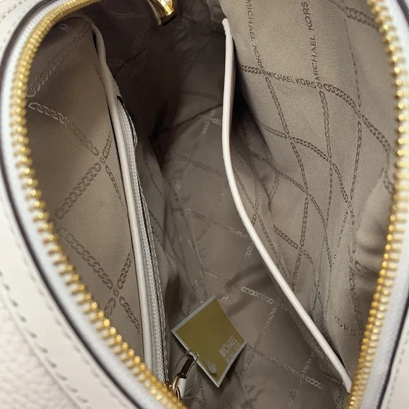 MICHAEL KORS VALERIE MEDIUM PEBBLED LEATHER BACKPACK LIGHT CREAM COLOR - Picture 8 of 15